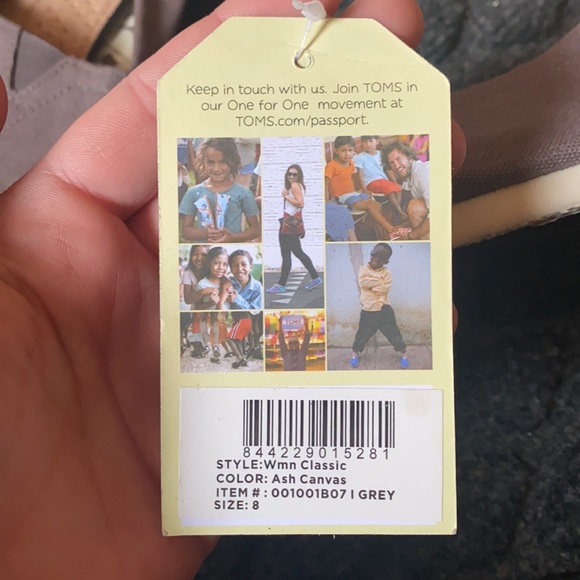 Toms - Picture 3 of 3